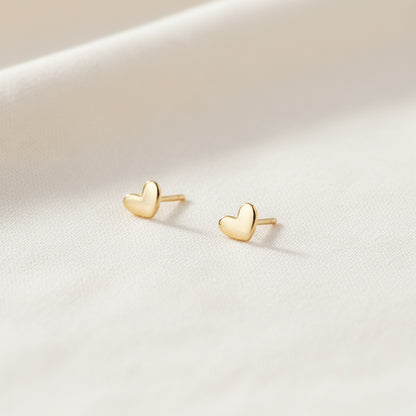 Tiny Heart Earrings Gold