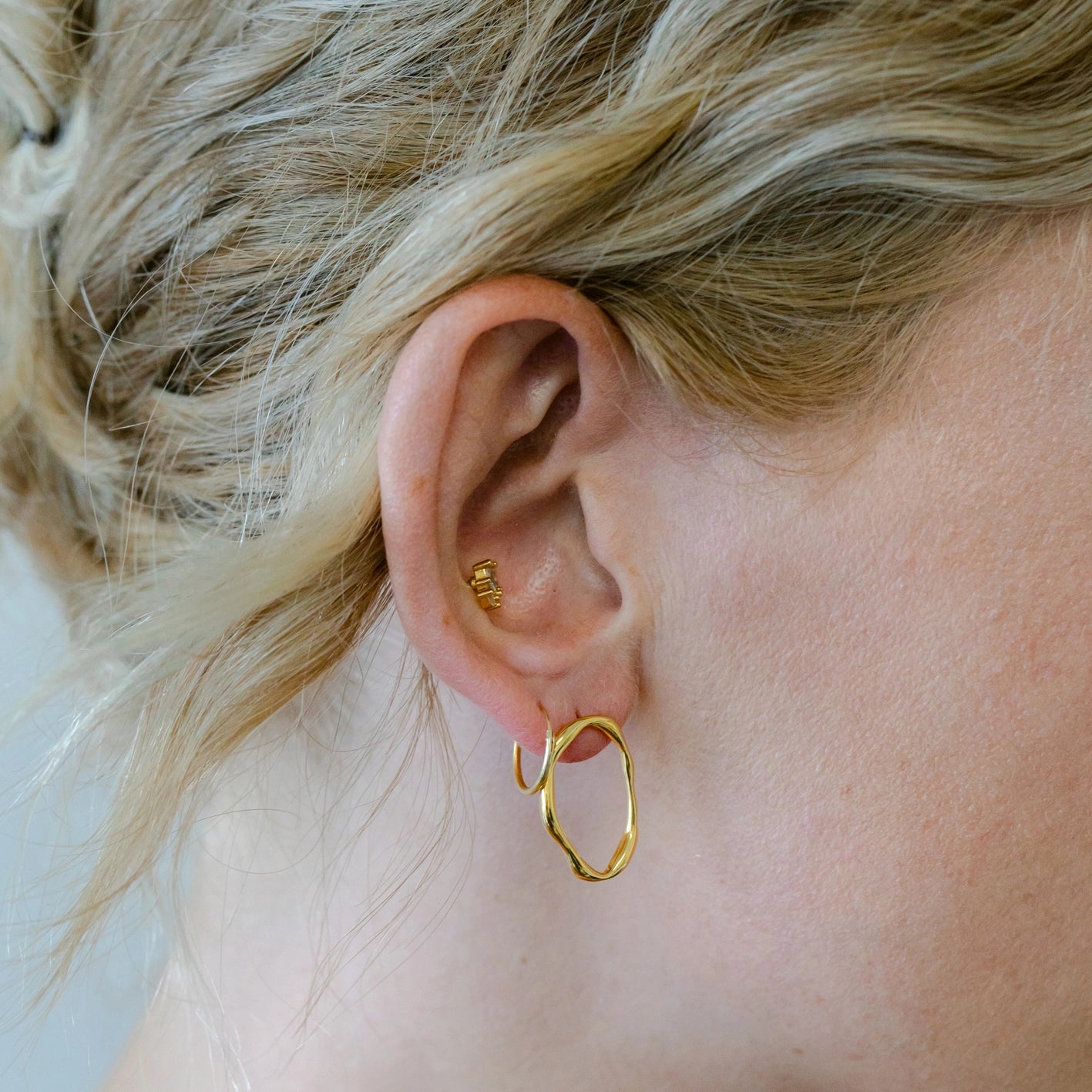 Misshapen Oval Earrings Gold