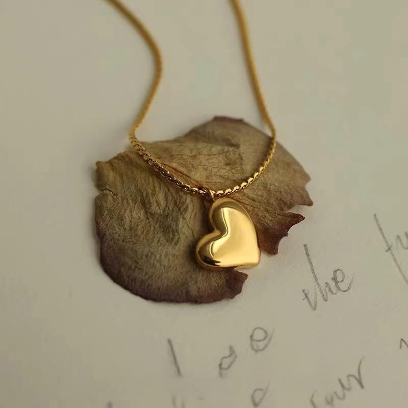 Solid Heart Necklace Gold