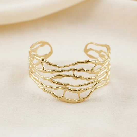Misshapen Twisted Branches Cuff Gold